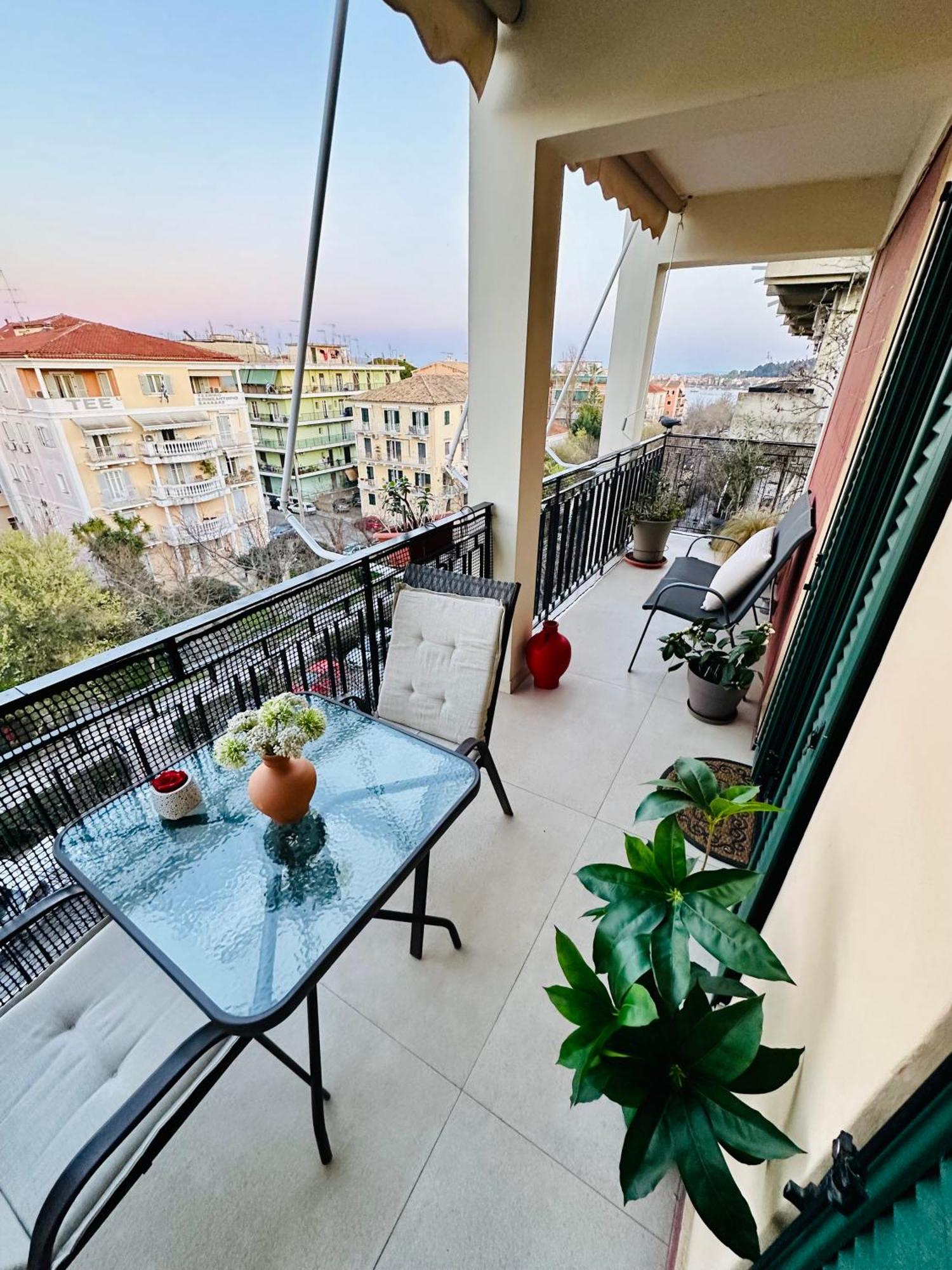 Elli & Klairi Apartament *