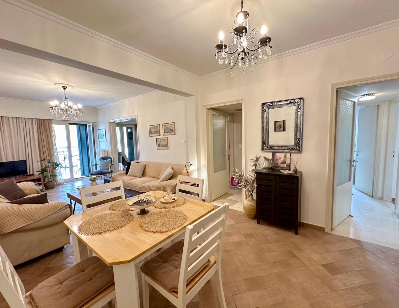 Elli & Klairi Apartament